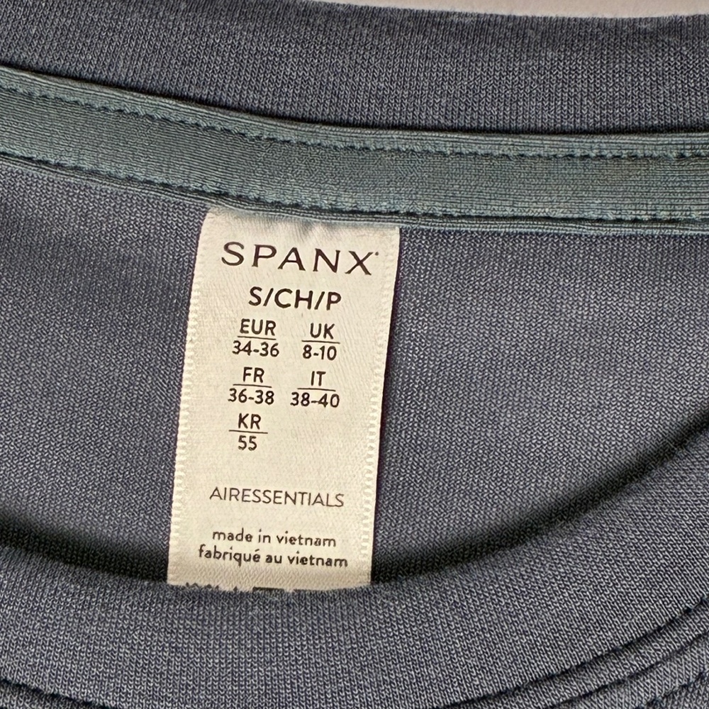 Spanx AirEssentials Cropped Tee Small – Smoke Gray - Picture 7 of 7